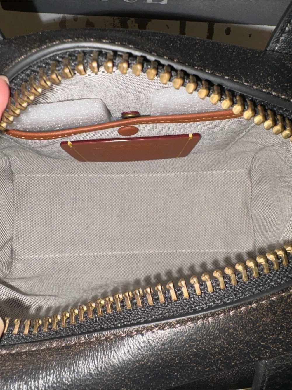 Coach Loved Leather Twin Turnlock 20 - Picture 7 of 10